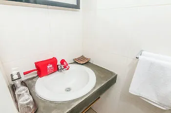 Hotel Zen Rooms Denpasar Imam Bonjol 2